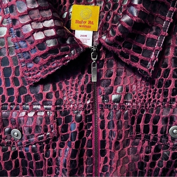 NWT Ruby Rd Woman Sz 20 W Full Zip Maroon Black Gator Jacket 3/4 Sleeve Collared - Picture 6 of 10
